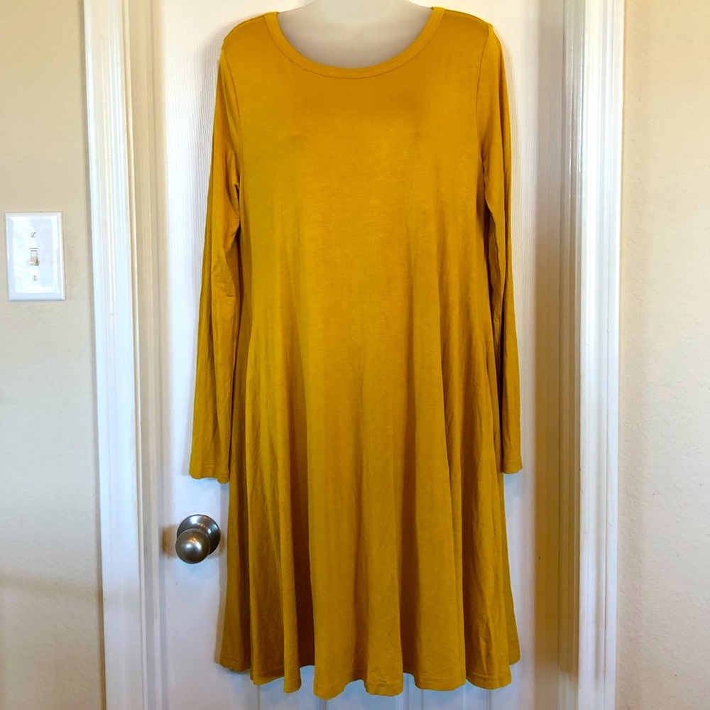 Yellow Gold Long Sleeve Flowy Tunic Large